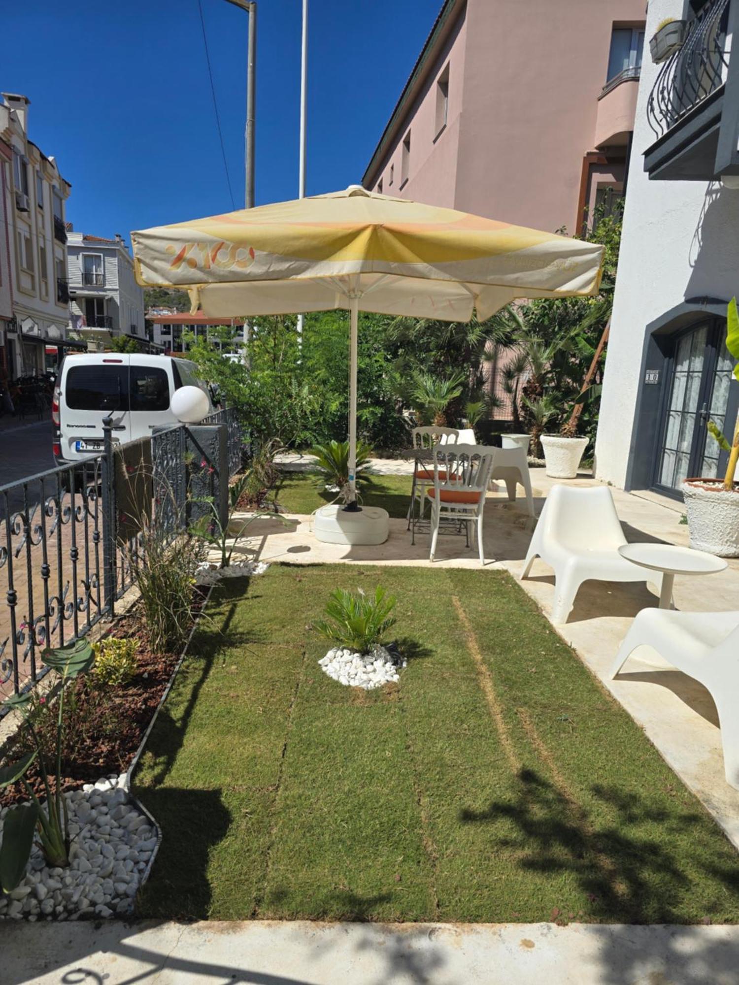 Marina Sahil Hotel Çeşme Esterno foto
