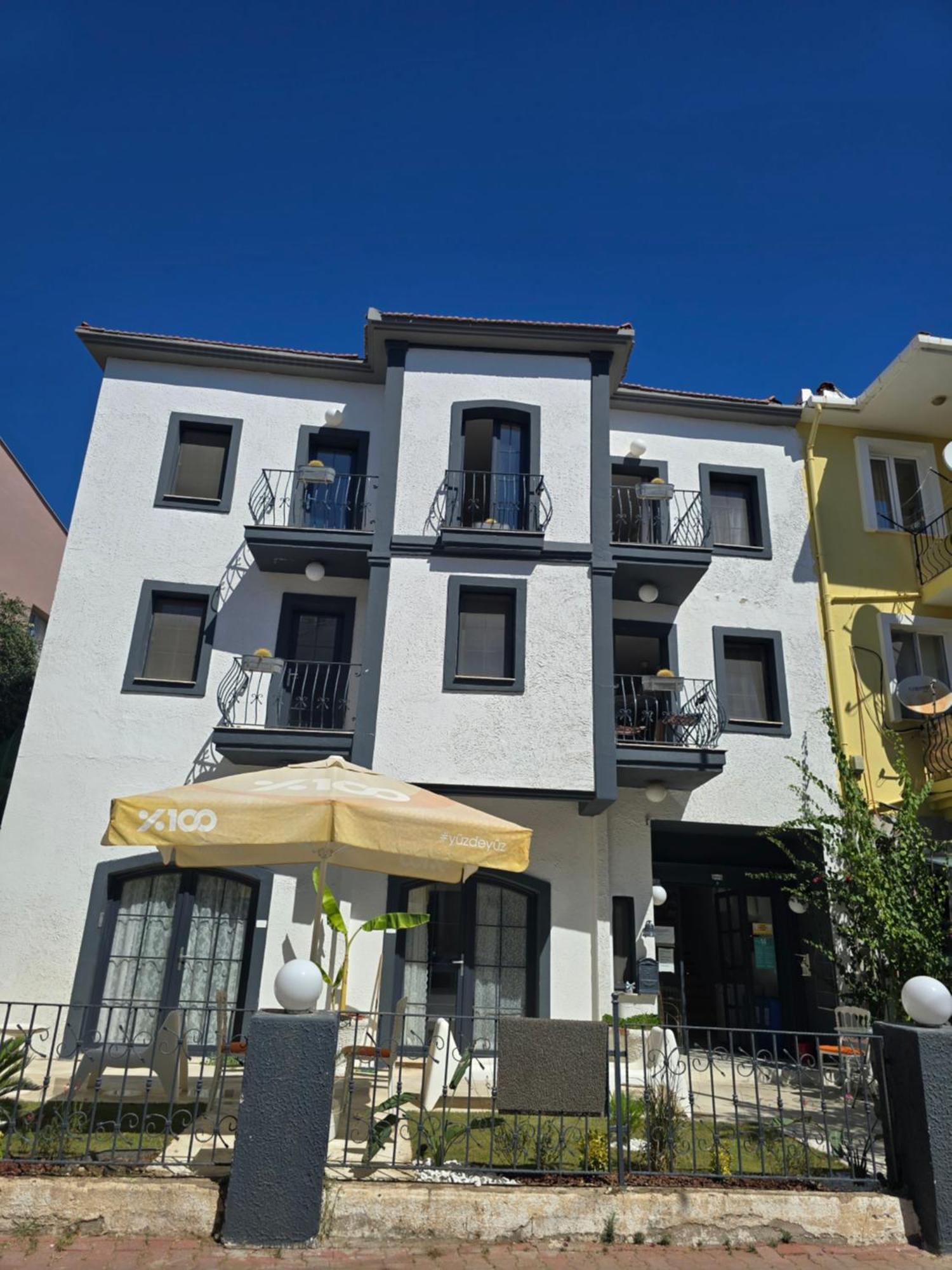 Marina Sahil Hotel Çeşme Esterno foto