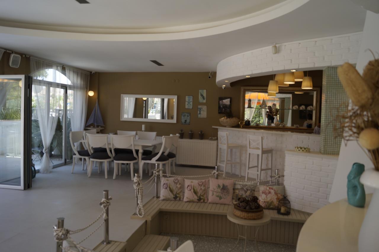 Marina Sahil Hotel Çeşme Esterno foto